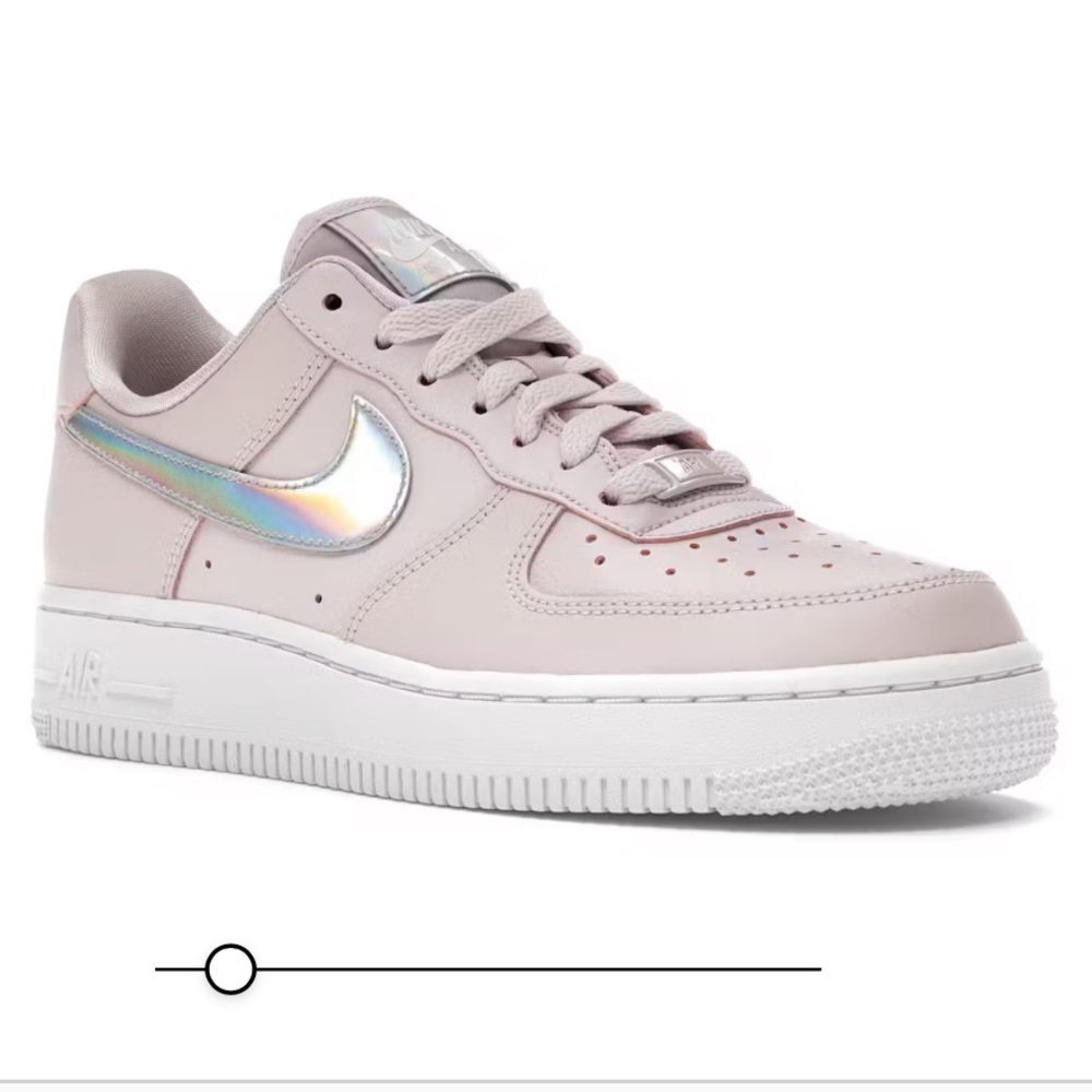 NEW IN BOX - NIKE AIR FORCE 1